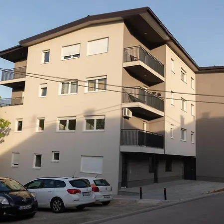 Exclusive Apartment *